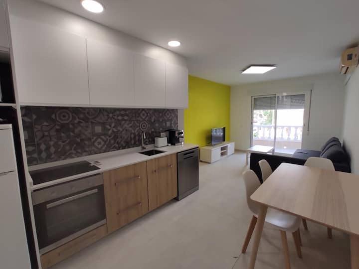 Acogedor Apartamento A 100 Mtr De La Playa, 1 Dormitorio Y Salon Con Sofa Cama Oropesa del Mar Exterior foto